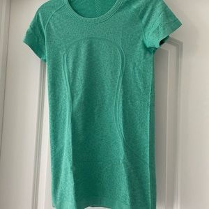 Lululemon Swift Tech short sleeve shirt size 6. Teal green. Like new.